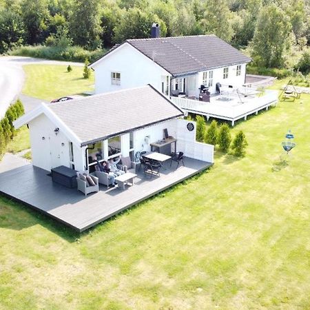 Feriehus Ved Sjoen Tomra Ngoại thất bức ảnh