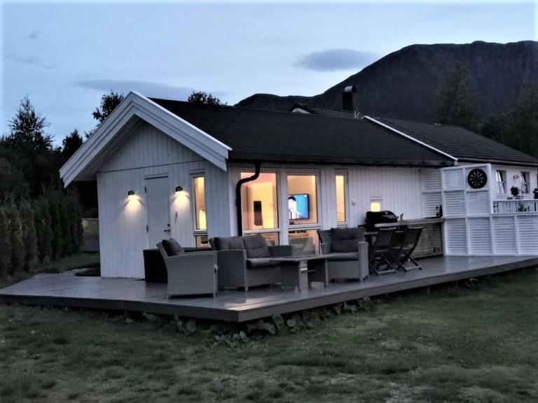 Feriehus Ved Sjoen Tomra Ngoại thất bức ảnh