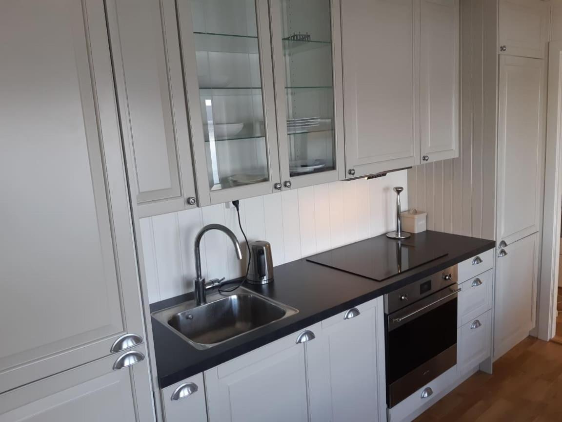 Feriehus Ved Sjoen Tomra Ngoại thất bức ảnh